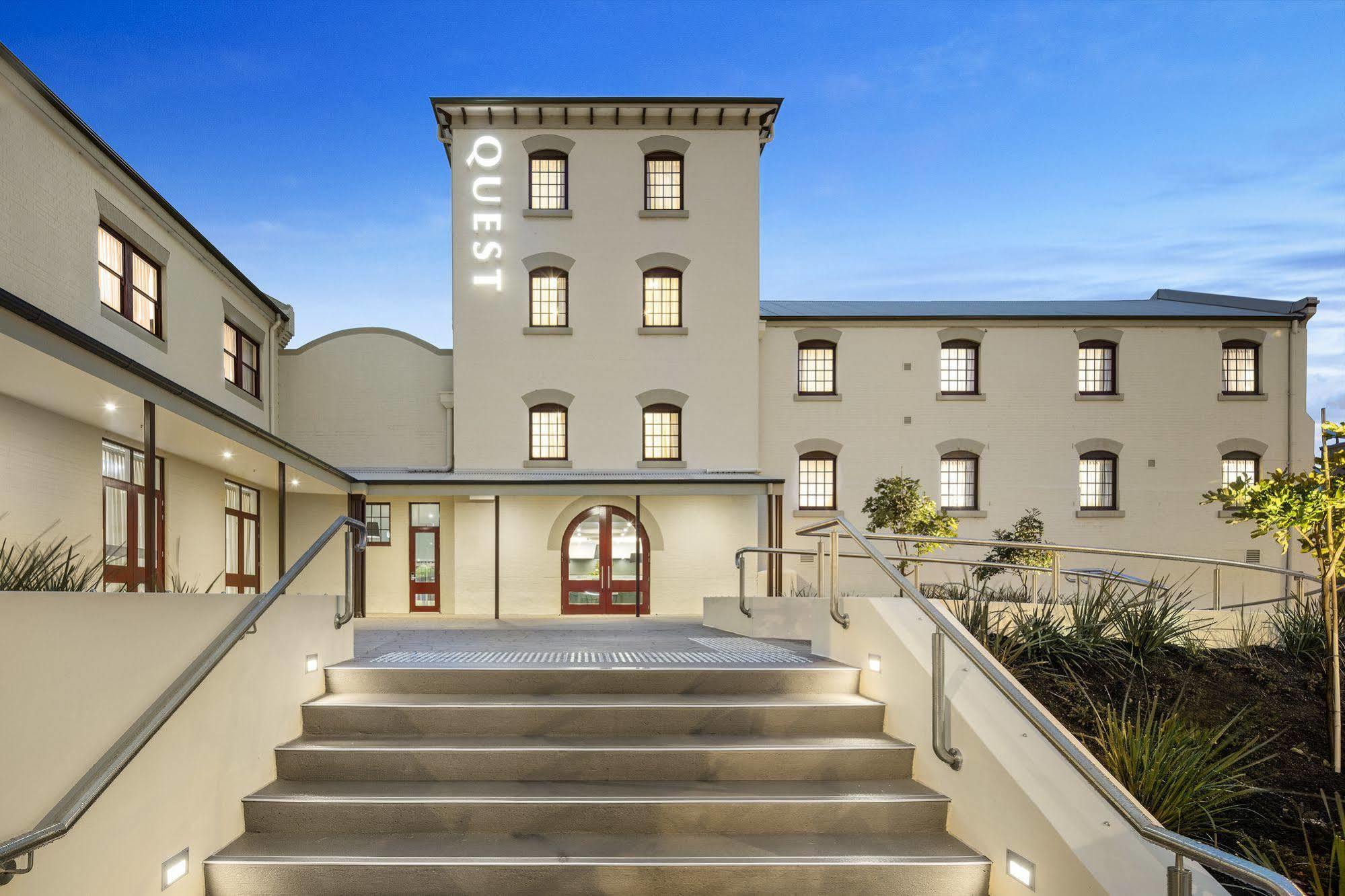 Quest Newcastle West Aparthotel Exterior photo
