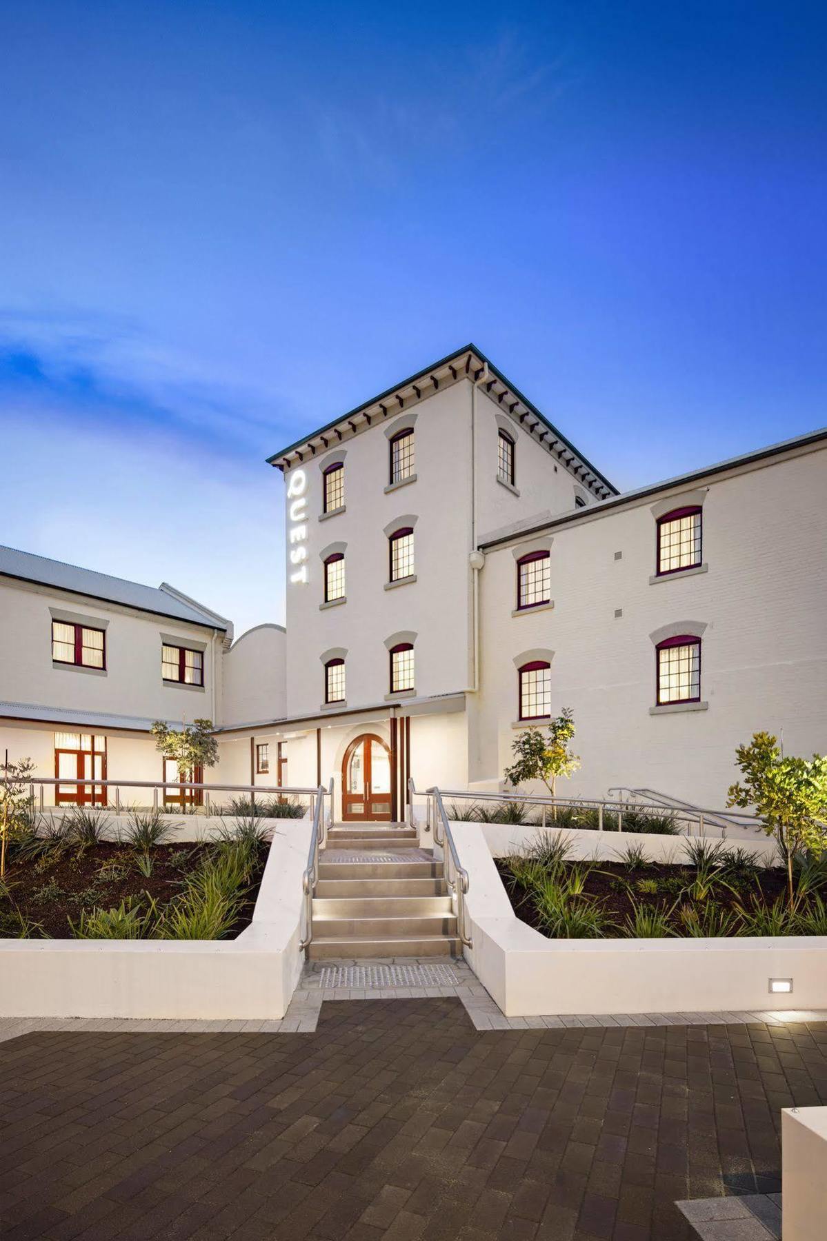 Quest Newcastle West Aparthotel Exterior photo